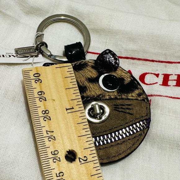 Coach Leather & Suede Patch Cat Leopard Zipper Fob - Picture 8 of 11
